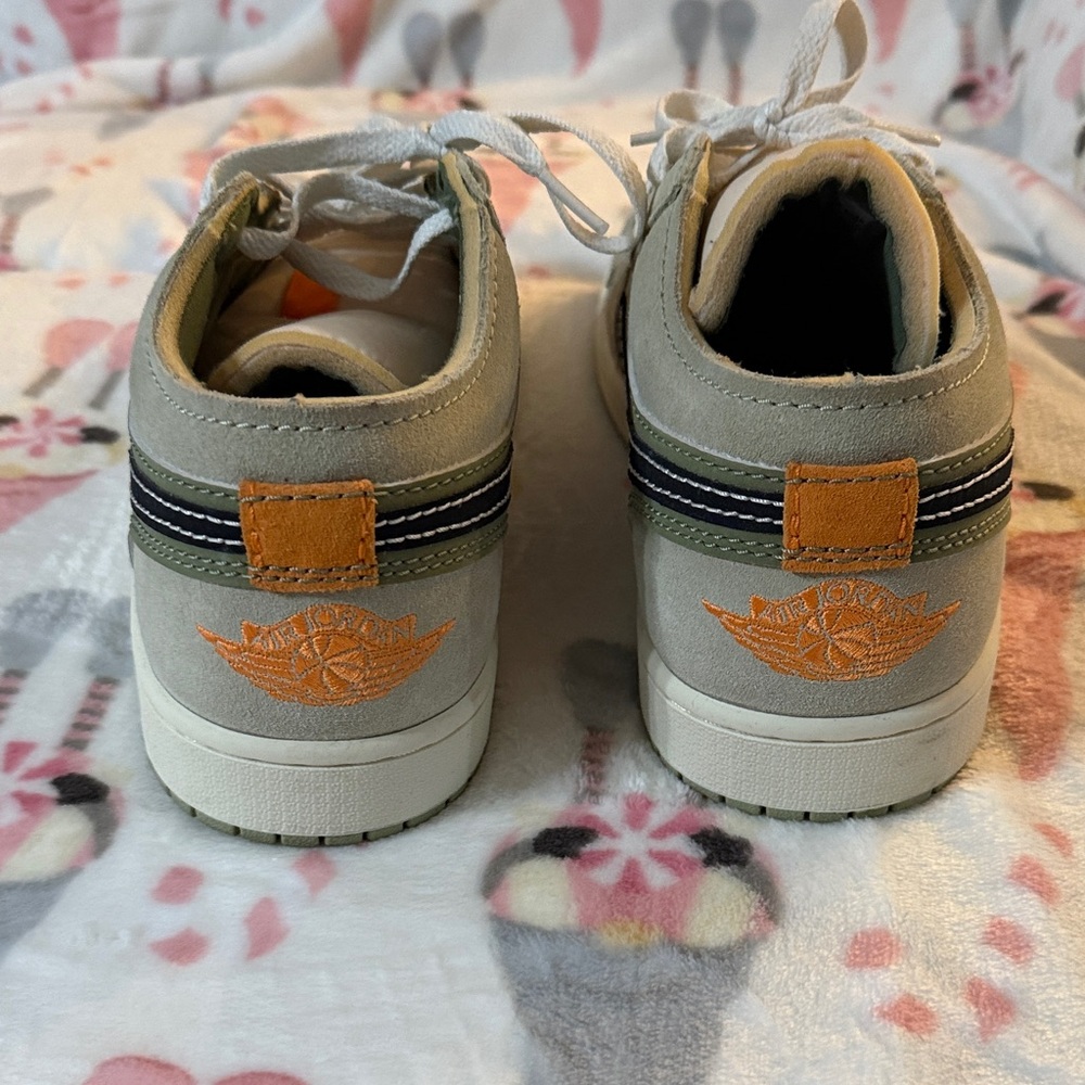 Nike Men's Olive and Tan Sneakers - Picture 4 of 8
